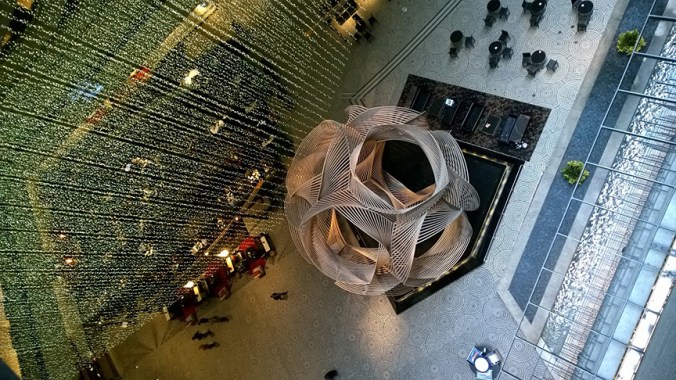 SM-The-Hyatt-Lobby-Terri-Nakamura-WP-20140519